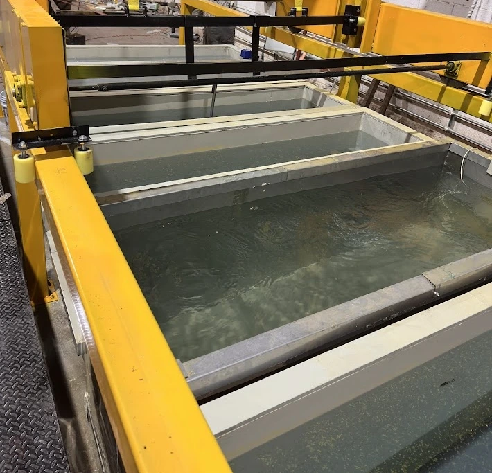 Large-capacity anodizing tanks